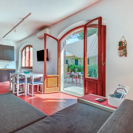 Elba Bellavista -- --